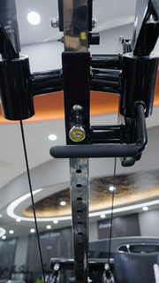 Iso Lateral Lat Pulldown/ Low Row image 6