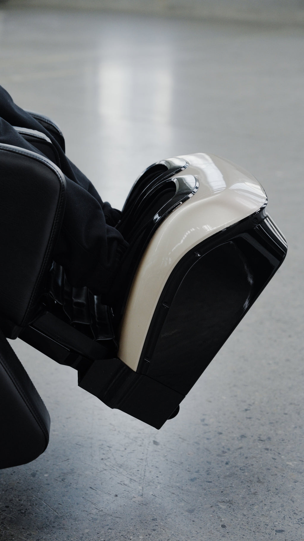 4D SL Luxury Voice Control Custom Massage Chair image 4