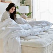 Avocado Luxury Organic Mattress image 9